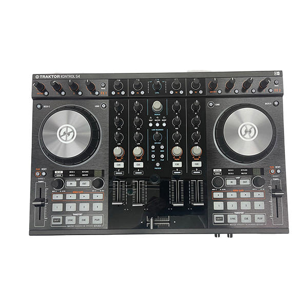TRAKTOR KONTROL S4 MK2 フライトケース付 - DJ機材